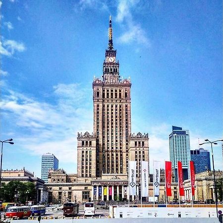 W Samym Centrum Na Grzybowskiej Warsaw Luaran gambar