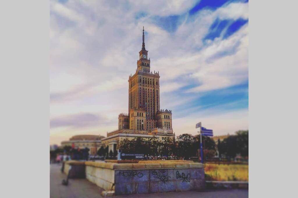 W Samym Centrum Na Grzybowskiej Warsaw Luaran gambar