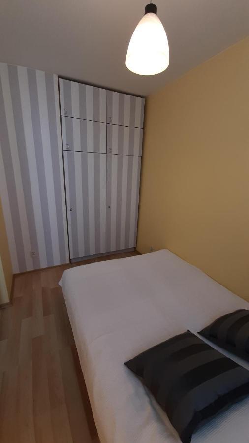 W Samym Centrum Na Grzybowskiej Warsaw Luaran gambar